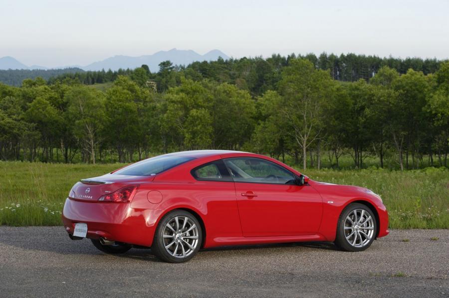  Nissan Skyline Coupe 2008 года  (фото 16 из 66)